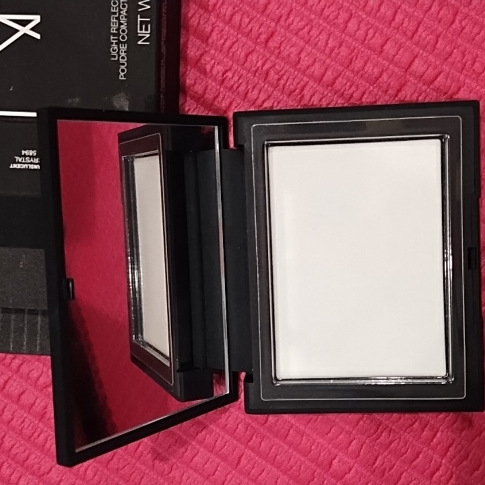 NARS Light Reflecting Setting Powder - White - Picture 4 of 9